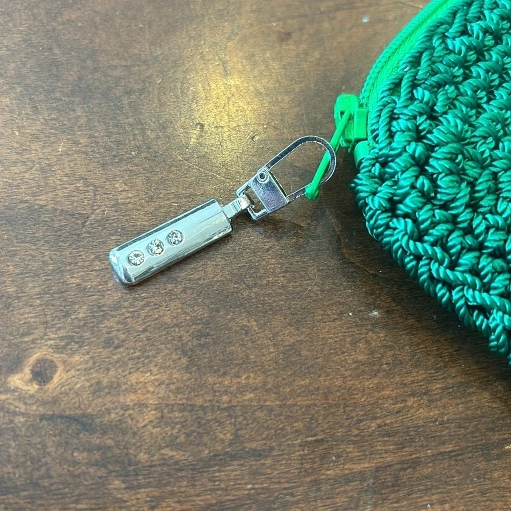 None accessorize this